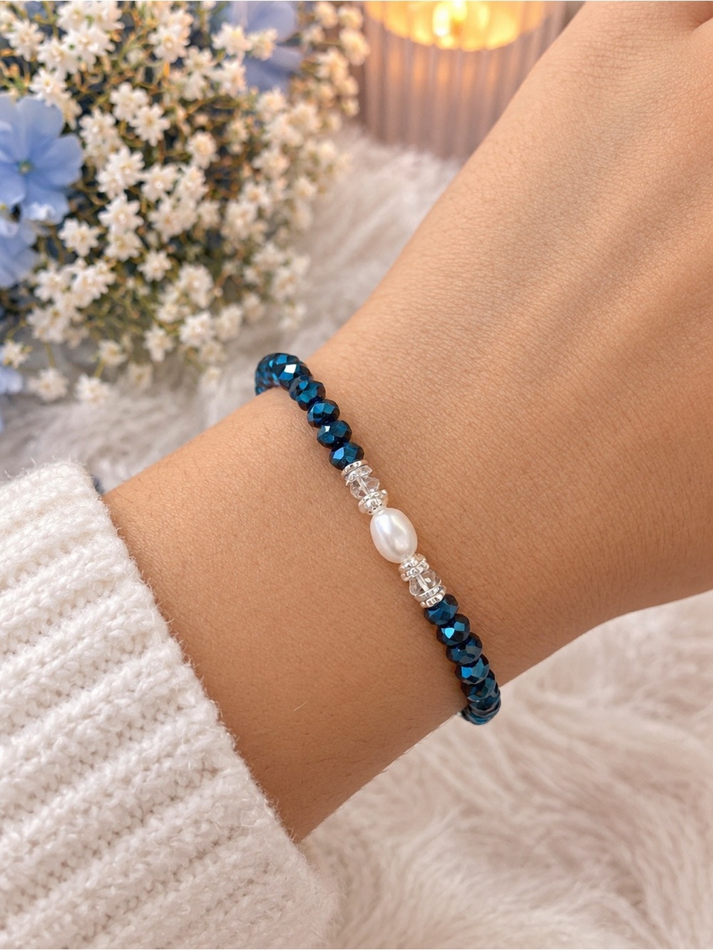 Blue beaded bracelet with pearl